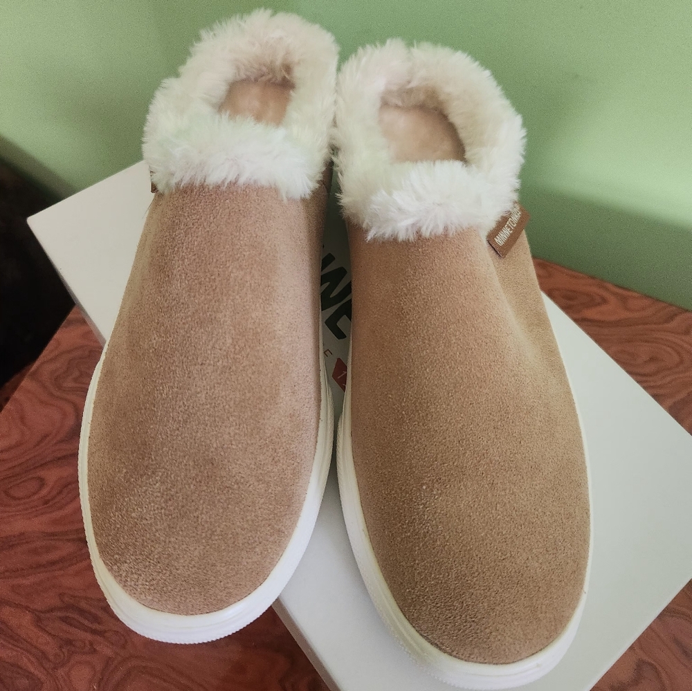 Size 7M beautiful warm sleepers